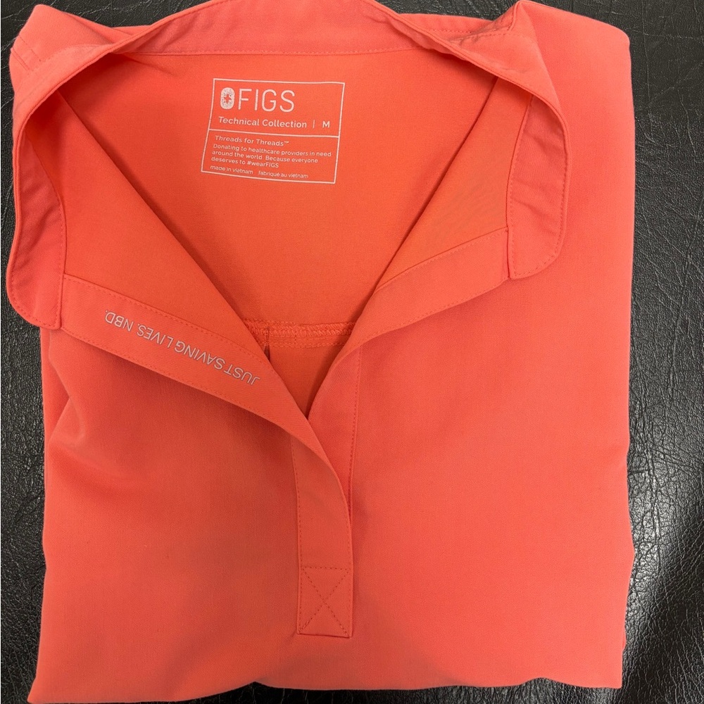 Figs Hot Coral Scrub Set